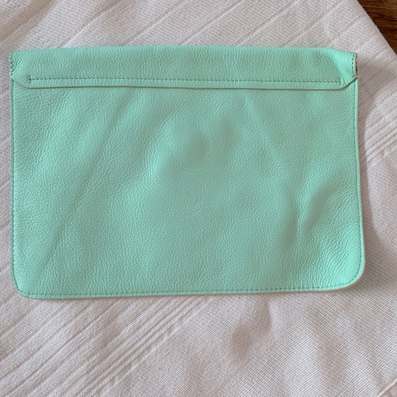 New Gap Genuine Leather Envelope Clutch - Picture 2 of 3